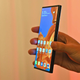 Because the Mate X features a bendy screen that opens outwards instead of inwards, Huawei didn’t have to add a third screen as Samsung did on the Galaxy Fold.